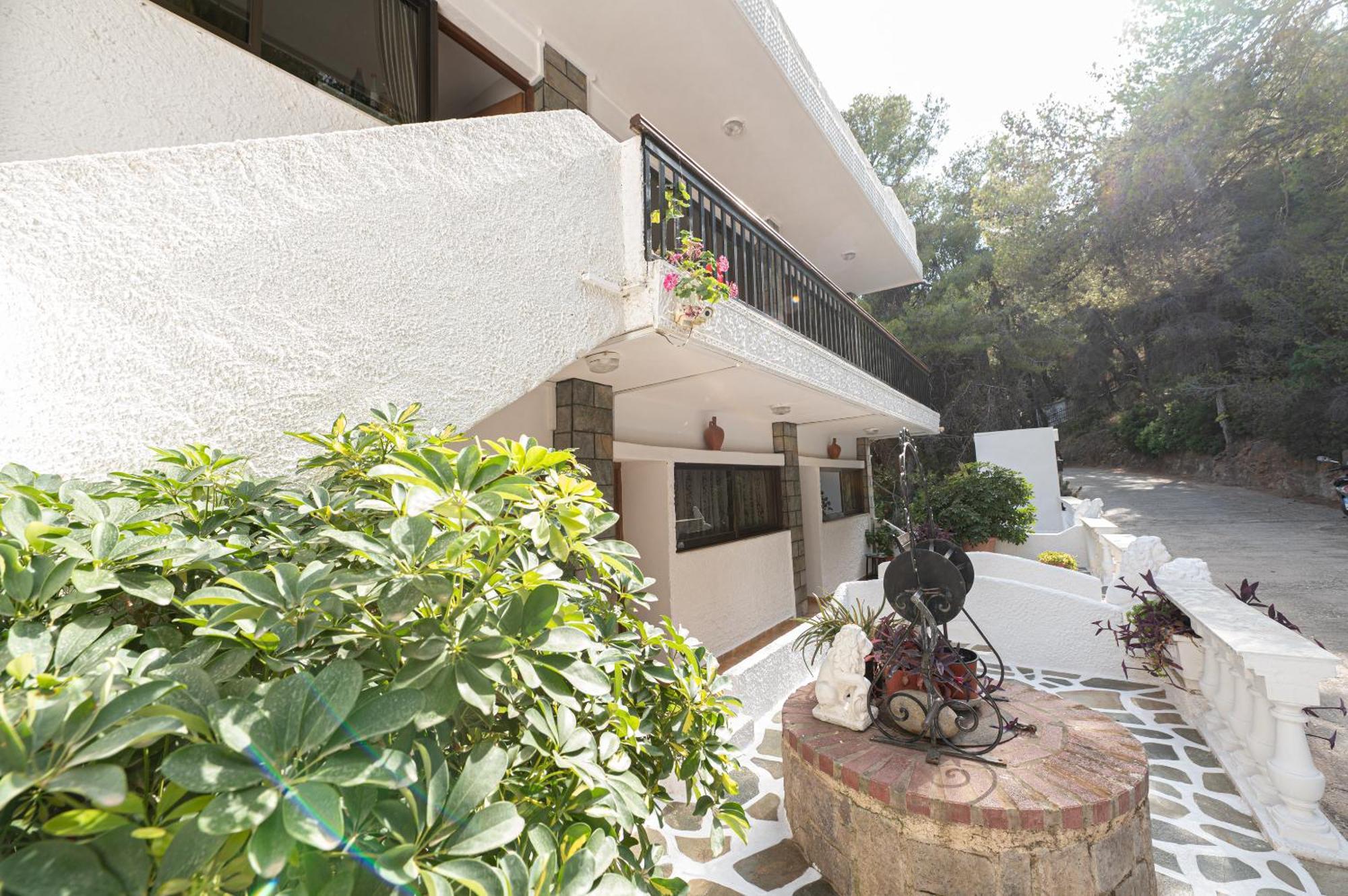 Lions 2 Studios & Apartments, Poros Island. Poros Town Eksteriør billede