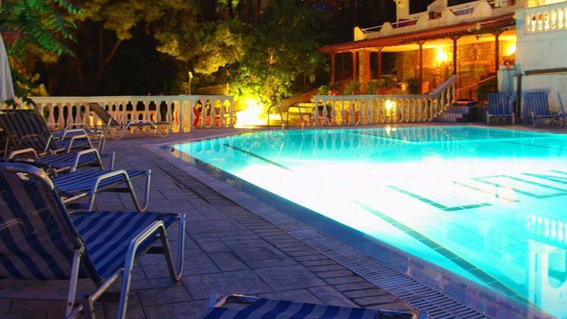 Lions 2 Studios & Apartments, Poros Island. Poros Town Eksteriør billede